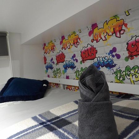 Lovely 3 Bedroom Apartment With Private Garden In Edinburgh City Centre エクステリア 写真