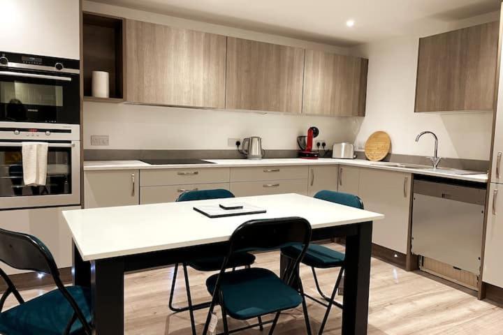 Lovely 3 Bedroom Apartment With Private Garden In Edinburgh City Centre エクステリア 写真