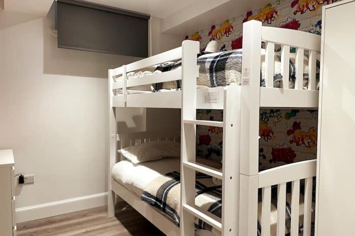 Lovely 3 Bedroom Apartment With Private Garden In Edinburgh City Centre エクステリア 写真