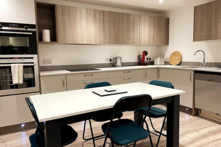 Lovely 3 Bedroom Apartment With Private Garden In Edinburgh City Centre エクステリア 写真