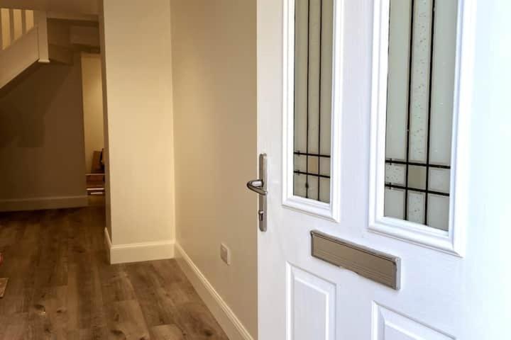 Lovely 3 Bedroom Apartment With Private Garden In Edinburgh City Centre エクステリア 写真