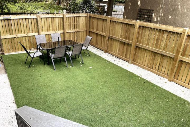 Lovely 3 Bedroom Apartment With Private Garden In Edinburgh City Centre エクステリア 写真