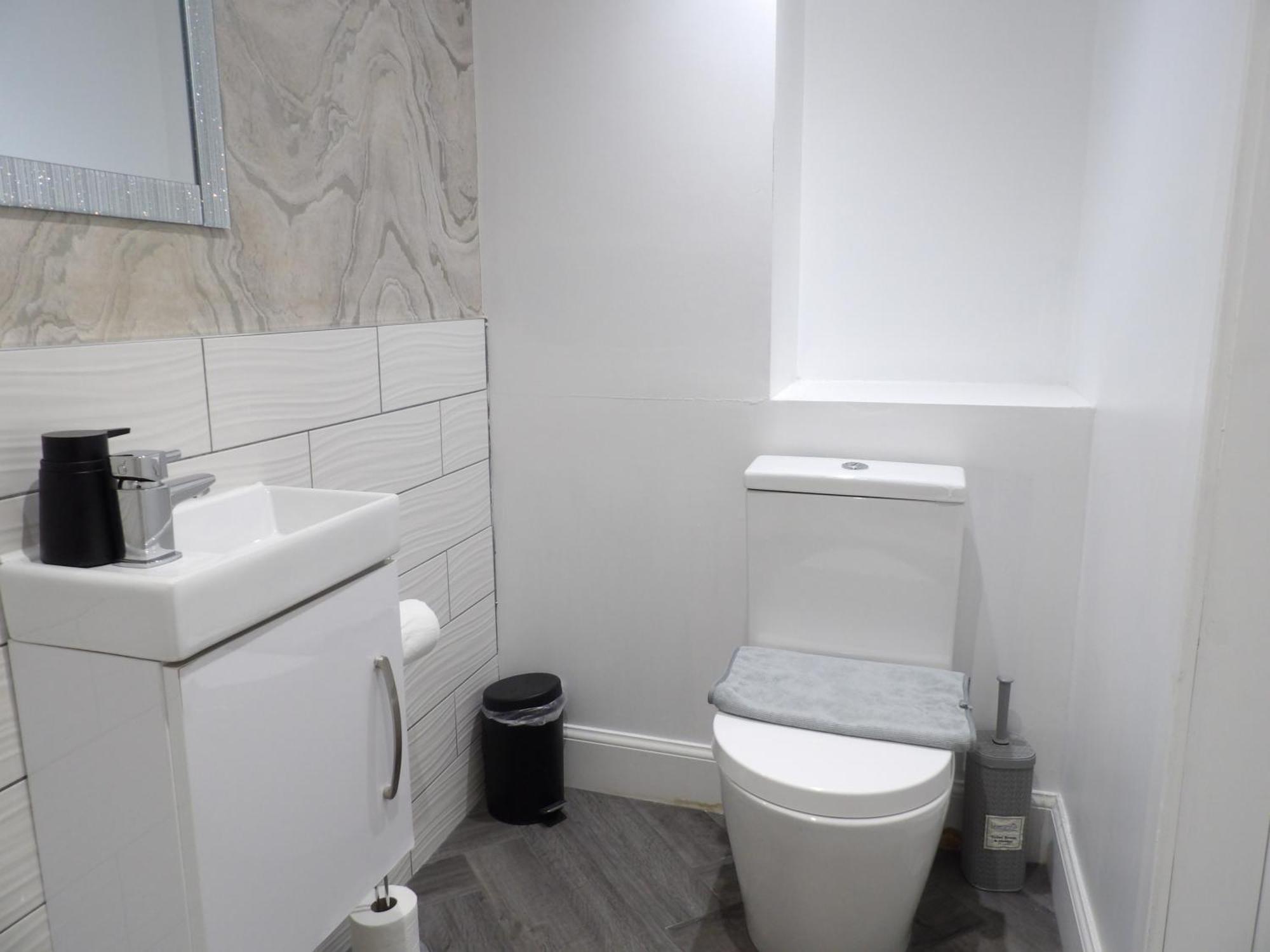 Lovely 3 Bedroom Apartment With Private Garden In Edinburgh City Centre エクステリア 写真